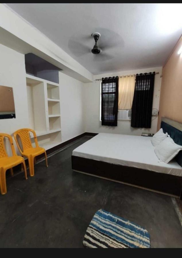Oyo 81087 Hotel Relax Inn Hāthras Εξωτερικό φωτογραφία