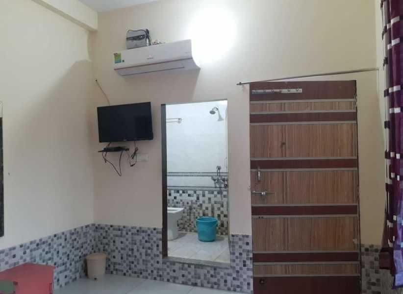Oyo 81087 Hotel Relax Inn Hāthras Εξωτερικό φωτογραφία