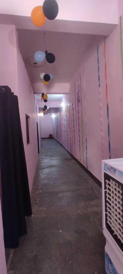 Oyo 81087 Hotel Relax Inn Hāthras Εξωτερικό φωτογραφία